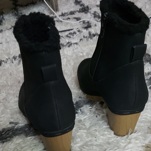 Boots - Picture 3 of 3